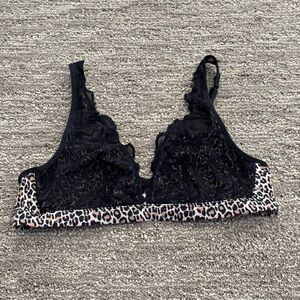 PINK Victoria’s Secret Leopard Lace Plunge Bralette S